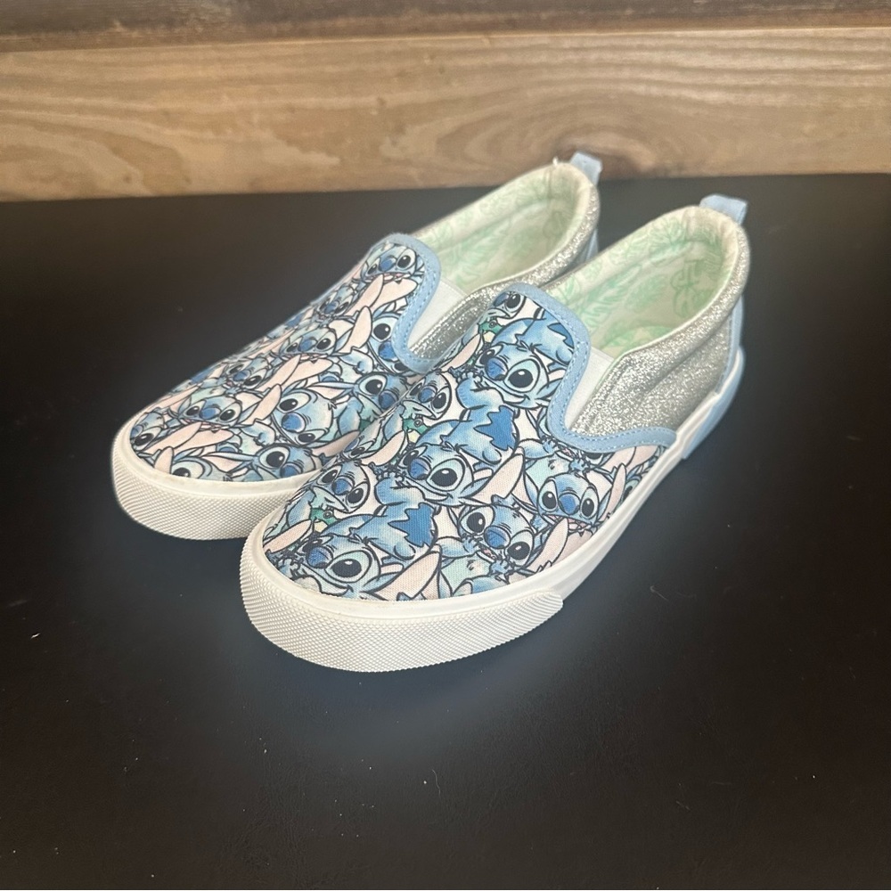 Disney Lilo & Stitch Girls Disney Ground Up Slip-on Shoe Kids 4 Light Blue White